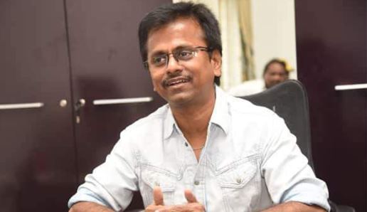 Sarkar Issue: Police Knocked A R Murugadoss Home At Mid Night