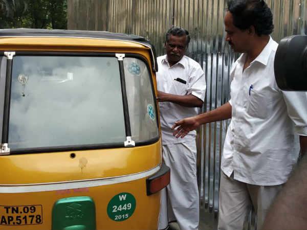 CPI Mutharasan went to DMK meeting in Auto - Photo becomes viral
