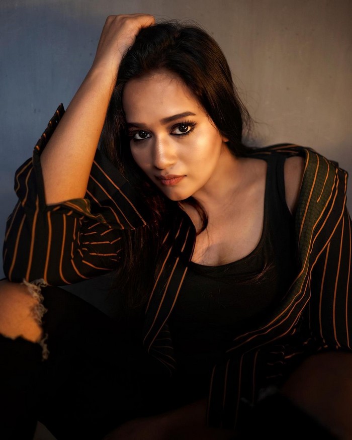 kaviya arivumani