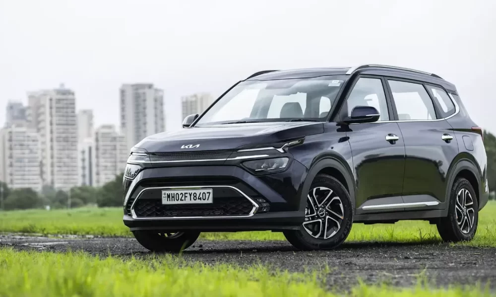 கியா கரேன்ஸ் விலை ரூ. 10.44 லட்சம் முதல் ரூ. 18.94 லட்சம் வரை